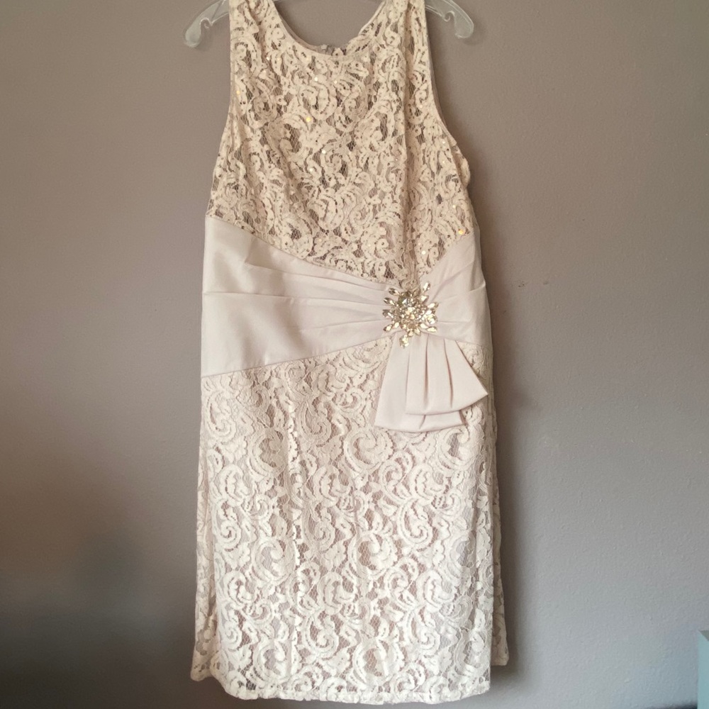 Elegant Beige Dress Lace Embellished